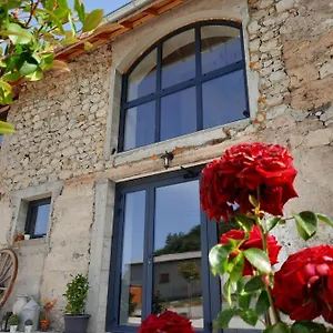 https://le-petit-begou.fr-provencehotel.com